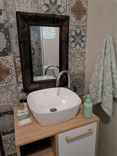 Bathroom 3, DR M BEAUTY LOUNGE AND GUEST HOUSE, Mangaung