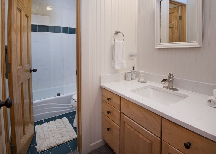 Bathroom 3, 2109 B Chamonix 4 Bedroom Home by RedAwning, Eagle