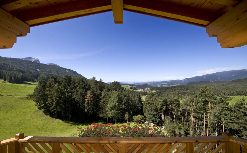 Others 5, Chalet Tianes, Bolzano