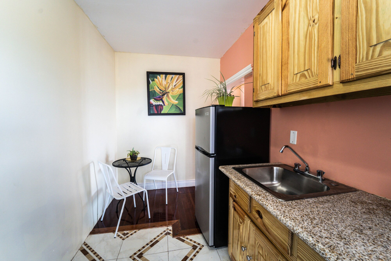 Others 5, Skyline Suites 2 Queen bedroom 2 Condo by RedAwning