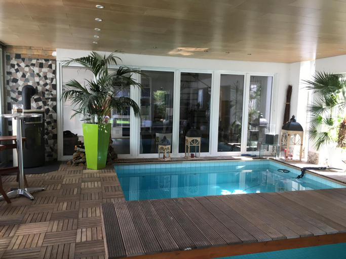 Swimming Pool 6