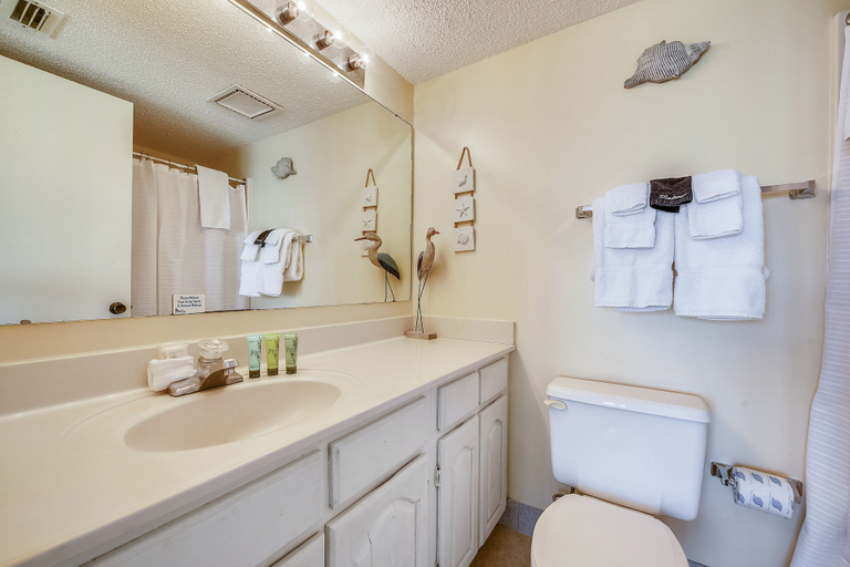 Bathroom 4, Commodore Resort by Book That Condo, Bay