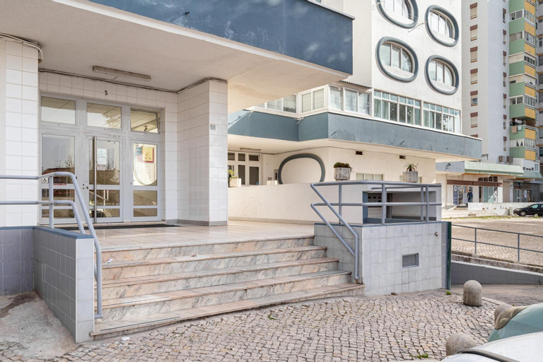 JOIVY Brightly Designed Studio, Almada