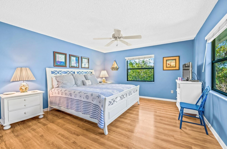 Bedroom 3, Sunset Beach 2 Bedroom Villa by RedAwning, Manatee