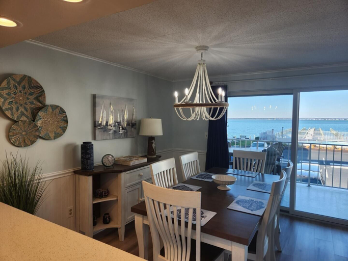 Dining 3, Thunder Island 114c 2 Bedroom Condo by RedAwning, Worcester