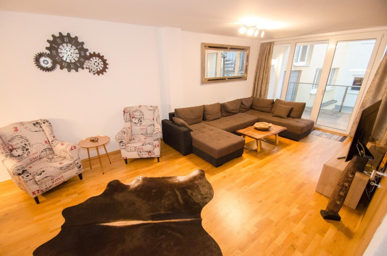 Room 3, Penthouse Seven Private Roof Terrace Lake View, Zell am See