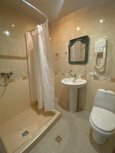 Others 5, Hotel Saya