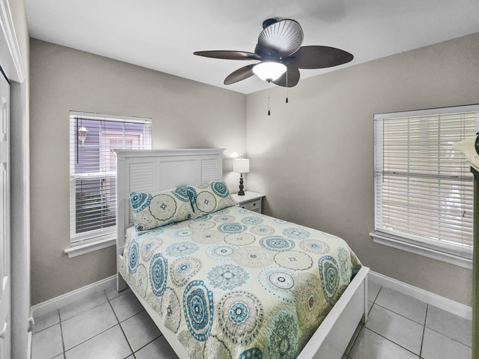 Bedroom 3, Paradise By The Pier 2 Bedroom Home by RedAwning, Bay
