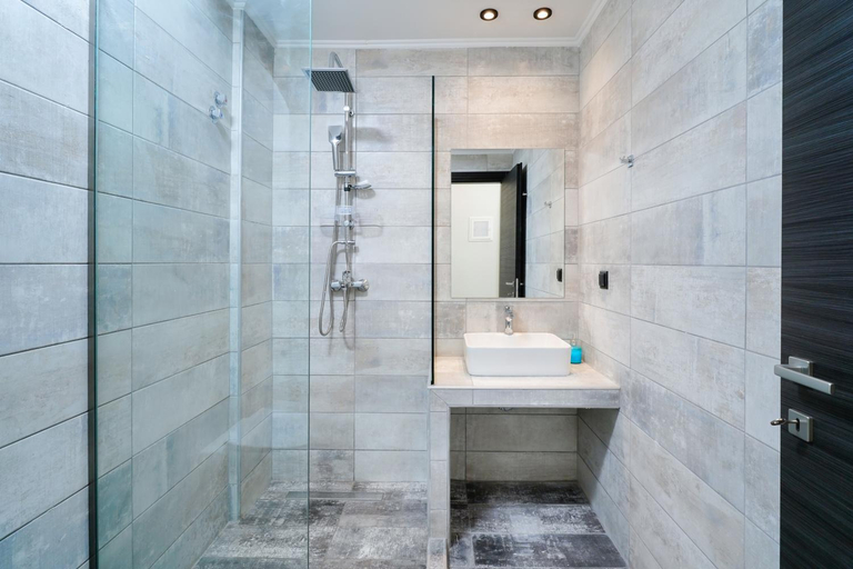 Bathroom 5, Solar Suites, East Macedonia and Thrace