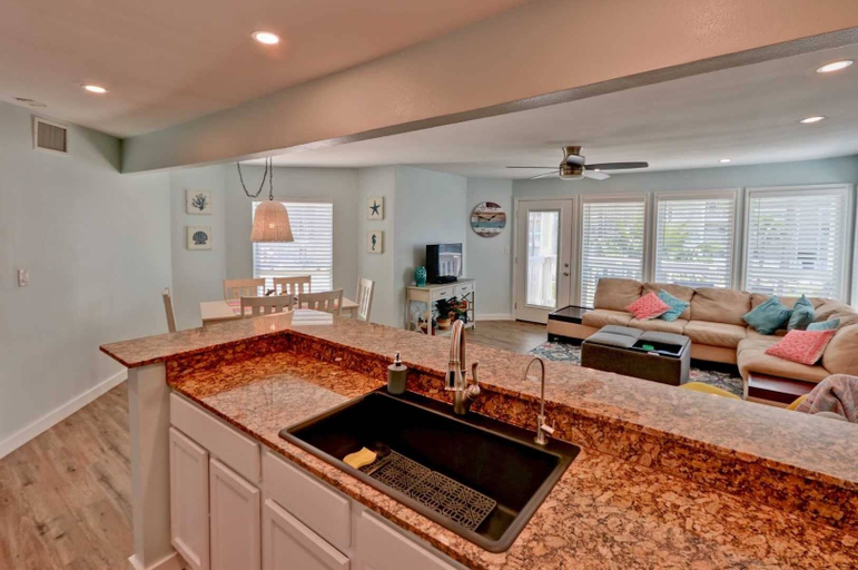 Private kitchen 4, Gulfpoint 3209 2 Bedroom Condo by RedAwning, Cameron
