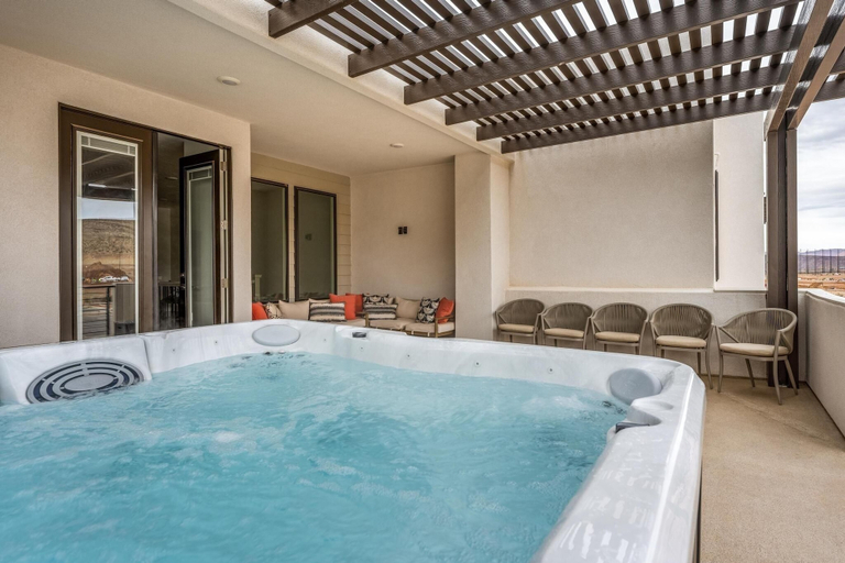 Sport & Beauty 5, Rock n' Relax at Desert Color by RedAwning, Washington