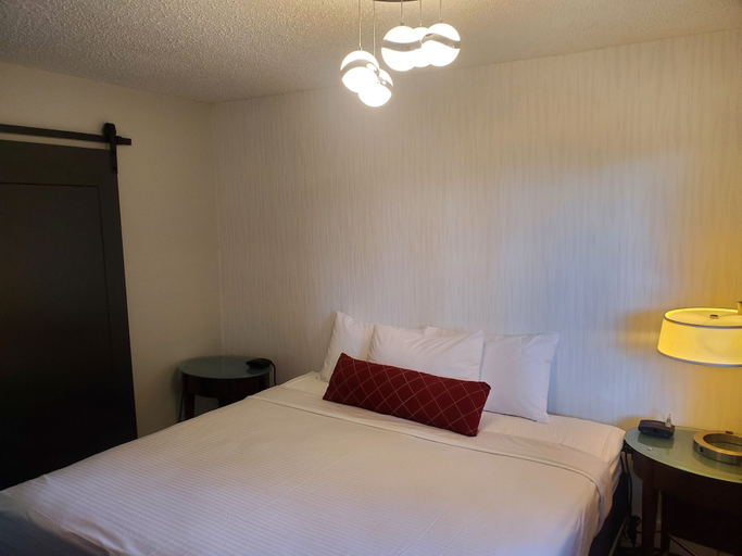 Bedroom 3, Alpine Inn, Fraser Valley
