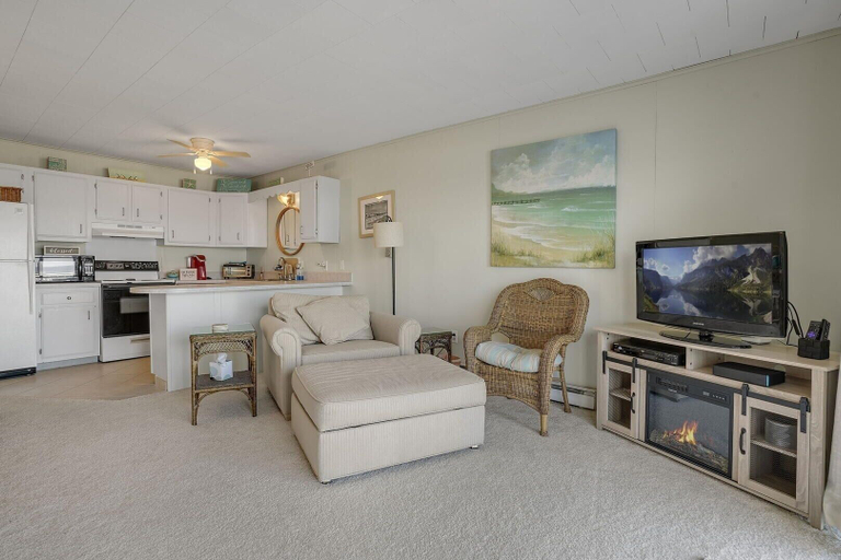 Living room 2, Beachcrest 17 1 Bedroom Condo by RedAwning, Worcester