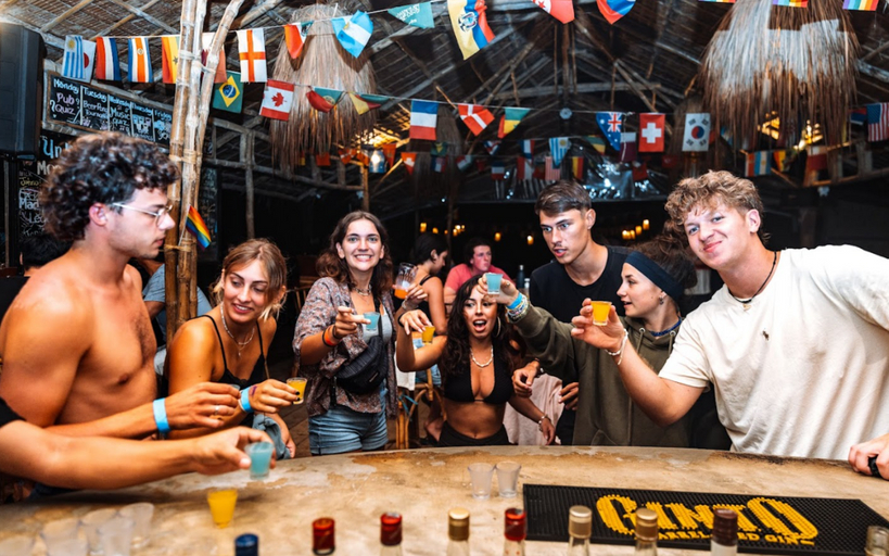 Food & Drinks 5, Mad Monkey Hostel Nacpan Beach, El Nido