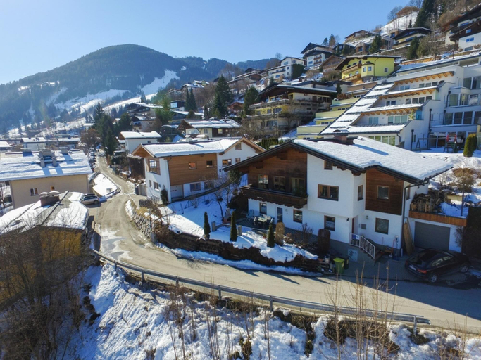 Room 3, Apartment Fuchslehen - Near ski Lift and Town, Zell am See