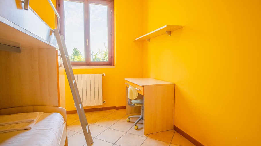 Bedroom 3, Garda Orange Apartment - Italian Homing, Brescia