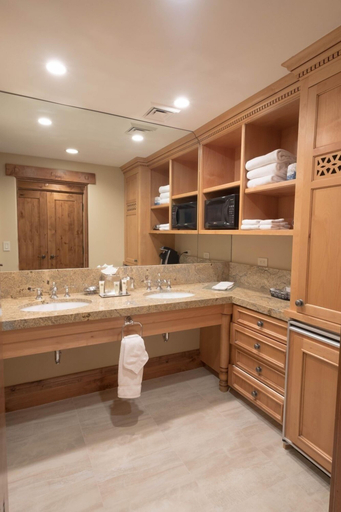 Bathroom 2, Two Bedroom Suite 2 Apartment Hotel by RedAwning, Summit