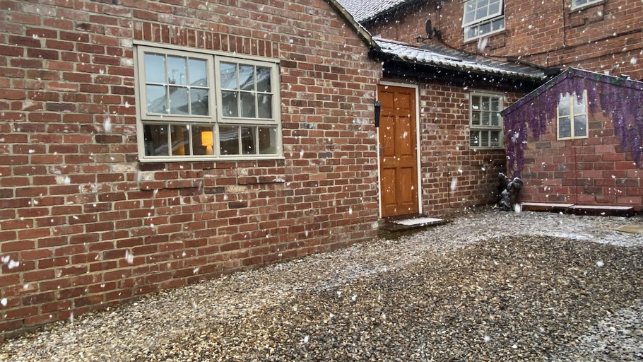 Exterior & Views 4, Private Annex, Parking, Wifi, 2mins to J48 A1 M1, North Yorkshire