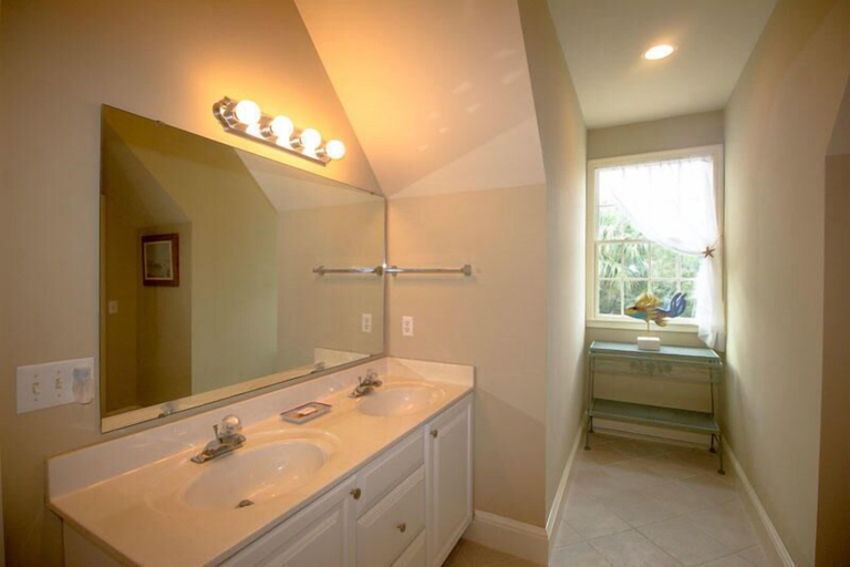 Bathroom 3, 803 Sea Bass Dr, Beaufort
