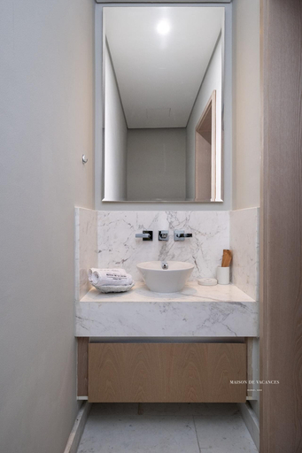 Bathroom, Captivating 2-bed Apartment in Dubai, Dubai