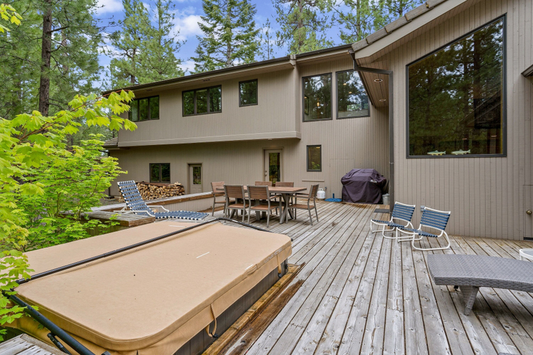 Balcony 5, Glaze Meadow 376 3 Bedroom Home by RedAwning, Deschutes