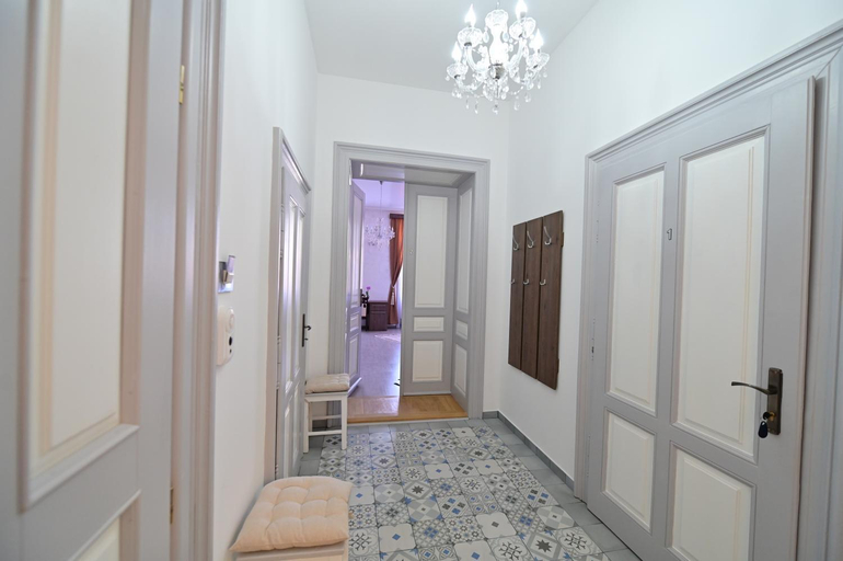 Others 5, FLH - Royal Studios, Sibiu