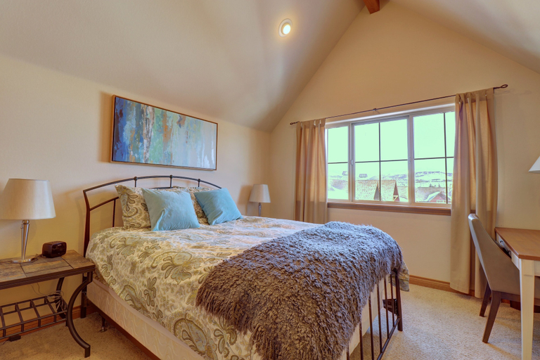 Room 5, E8 Drake Landing 2br + Loft 2 Bedroom Condo by RedAwning, Summit