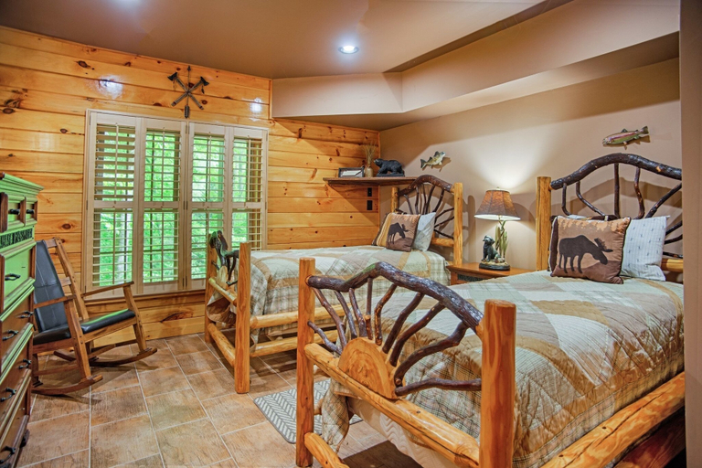 Bedroom 3, Iron Mountain Lodge 3 Bedroom Cabin by RedAwning, Carter