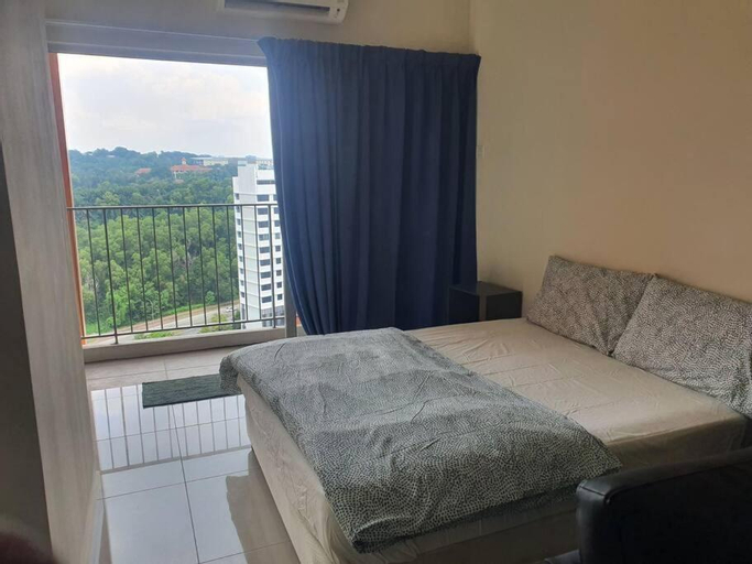 Lovely studio condo with balcony & pool @ Suria Jelutong, Shah Alam
