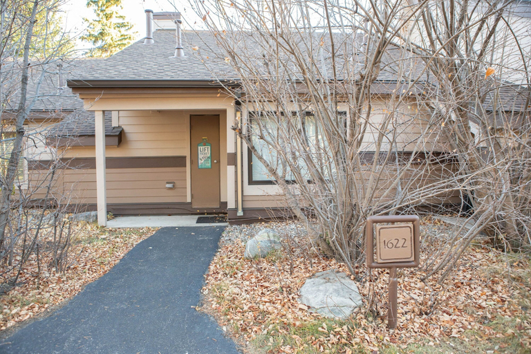 Exterior, 1622 Quicksilver 2 Bedroom Townhouse by RedAwning, Summit