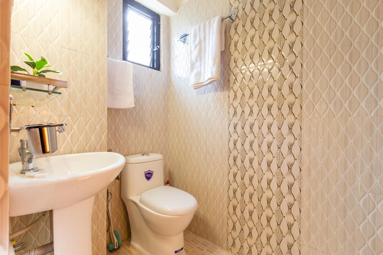Bathroom 3, Bhrikuti Stay, Bagmati