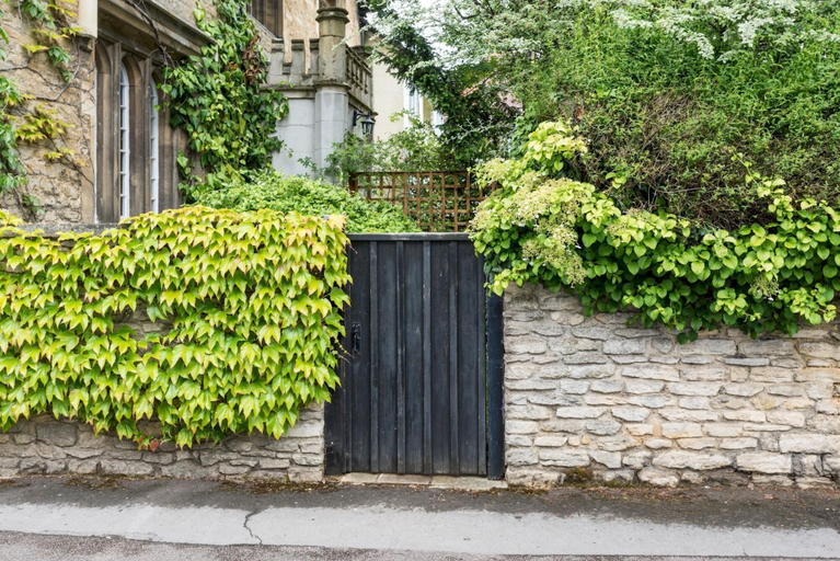 Exterior & Views 2, The Summertown Studio 1 Bedroom Kitchenette, Oxfordshire