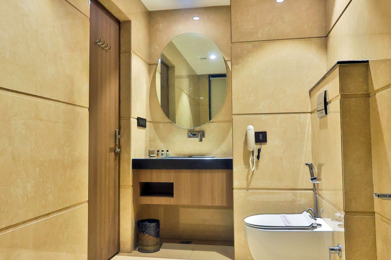 Bathroom 4, Hotel Kant Palace, Agra