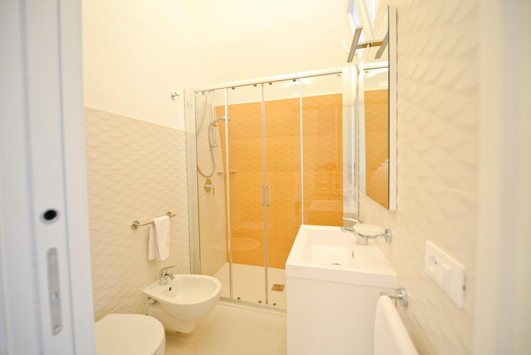 Bathroom 2, Scirocco Apartment with Terrace by Wonderful Italy, Brindisi