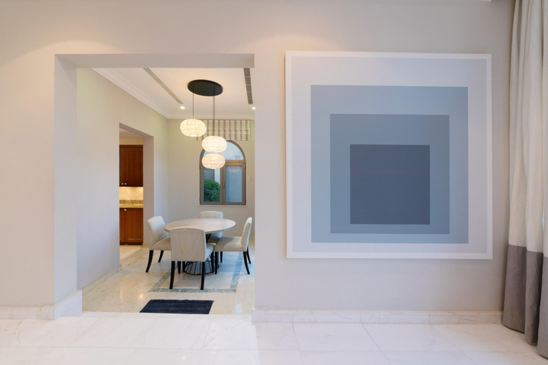 Room 2, Private Pool Beach Access Villa w Cinematic Vws, Dubai