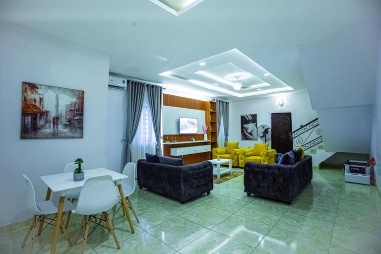 Others 5, Immaculate 3-bed Duplex Apartment in Lagos, Shomolu