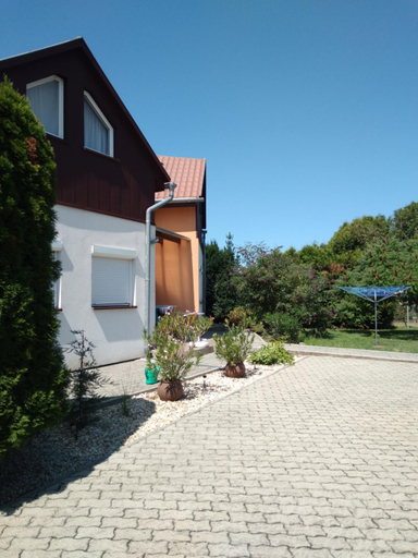 Others 4, Holiday Apartman, Csepreg