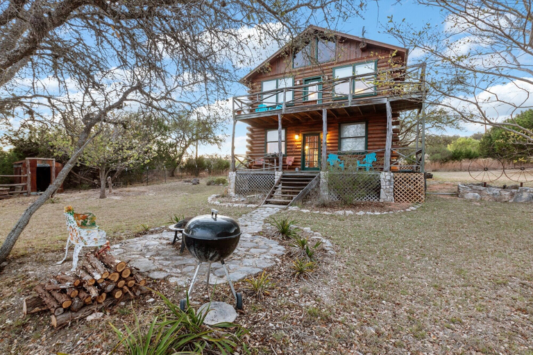 Property grounds 3, Mighty Oak Log Cabin 2 Bedroom Cabin by RedAwning, Gillespie