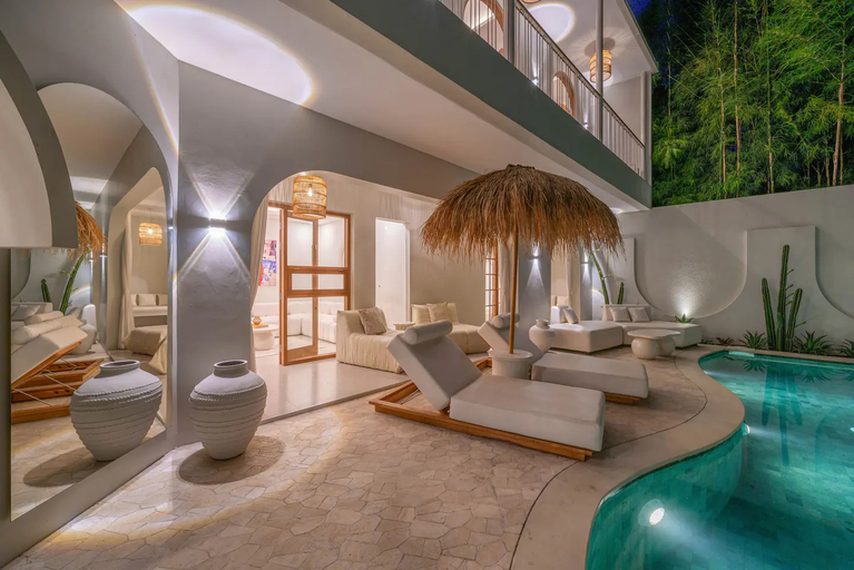 Sport & Beauty 1, Villa Hawk : Aesthetically Pleasing 4BR Villa In Central Canggu, Badung