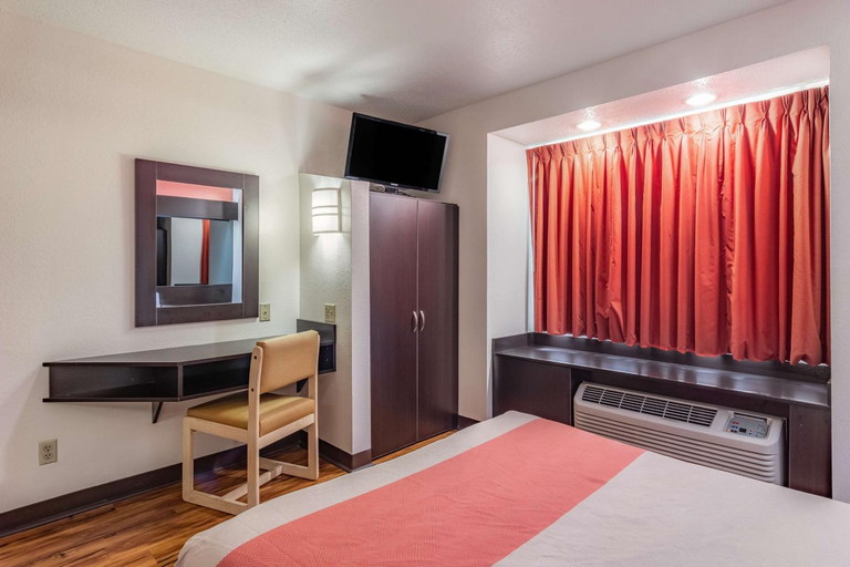 Bedroom 3, Motel 6 Chattanooga, TN - Downtown, Hamilton