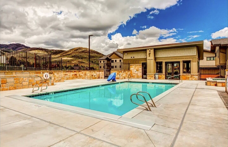 Pool 4, Blackstone Beauty 2 Bedroom Condo by RedAwning, Summit
