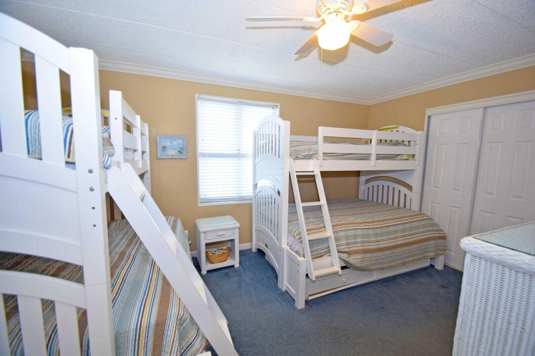 Room 2, Bimini 106 2 Bedroom Condo by RedAwning, Worcester