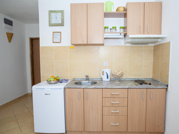 Others 3, Daria Apartments