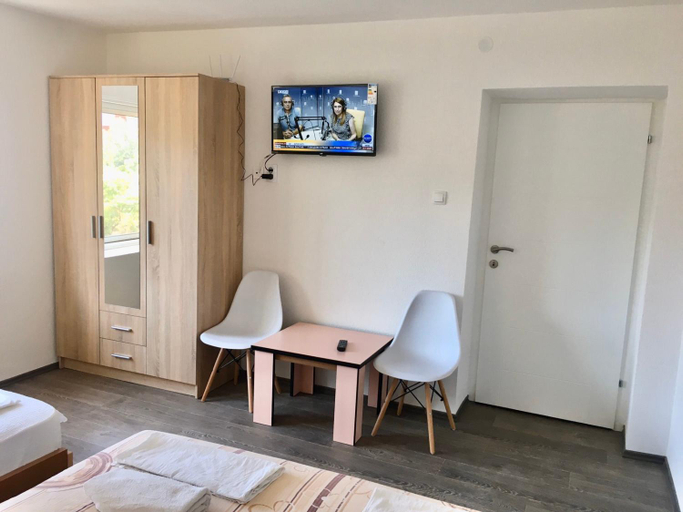 Others 4, Rooms M2, Trebinje