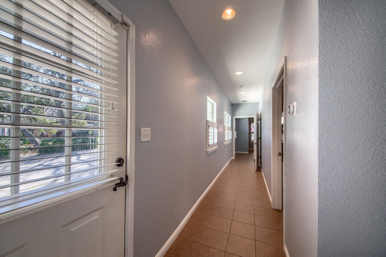 Interior 4, Keep Me In Mind Ot 250km 4 Bedroom Home by RedAwning, Comal