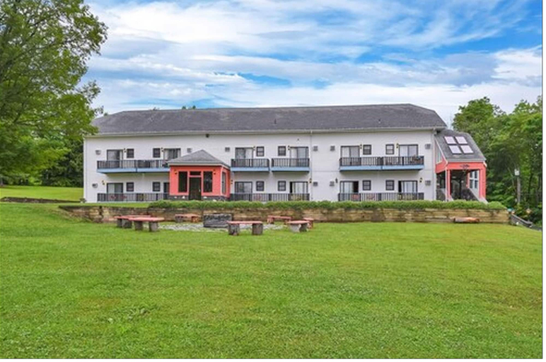 Exterior & Views 2, Melour Resort, Greene
