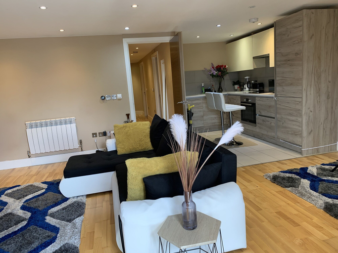 Others 3, Charming 2-bed Apartment in Kingston Upon Thames, London