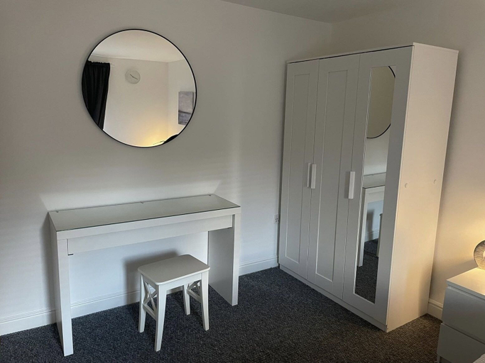 Others 4, Captivating 2-bed Apartment in London, London