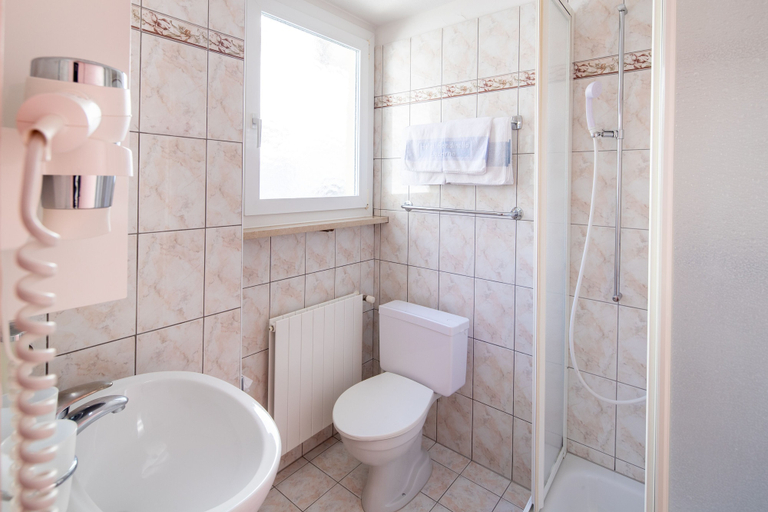 Bathroom 3, Hotel Rondinella Locarno, Locarno