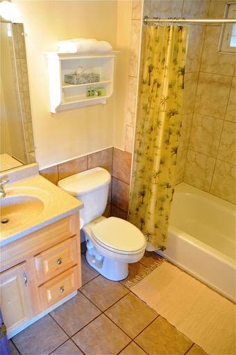 Bathroom 3, The West Inn Kauai, Kauai